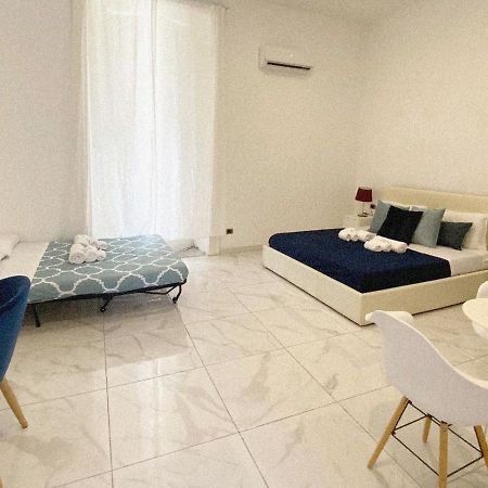 Domus Luigi Leone II Bed & Breakfast Naples Exterior photo