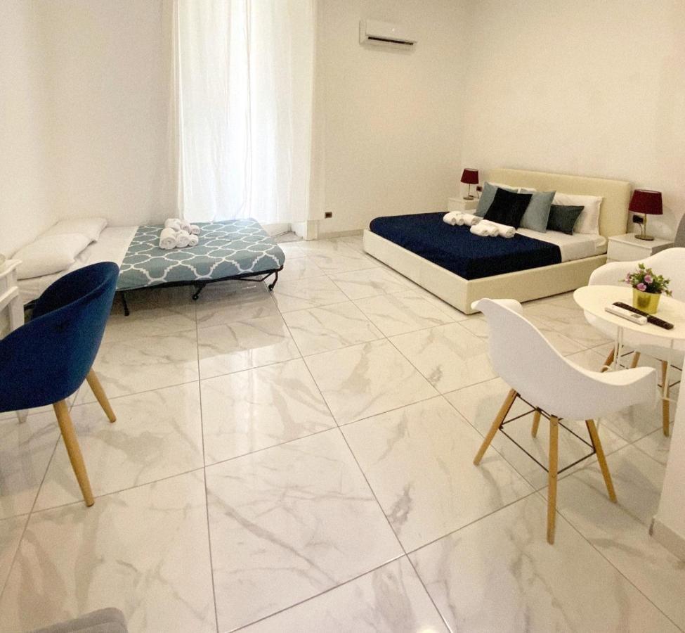 Domus Luigi Leone II Bed & Breakfast Naples Exterior photo