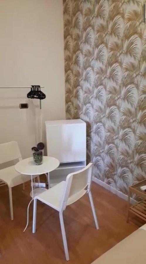 Domus Luigi Leone II Bed & Breakfast Naples Exterior photo