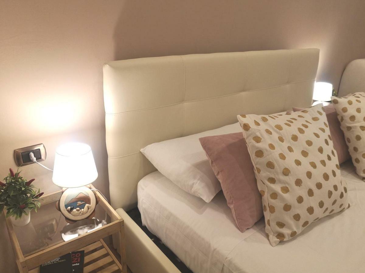Domus Luigi Leone II Bed & Breakfast Naples Exterior photo