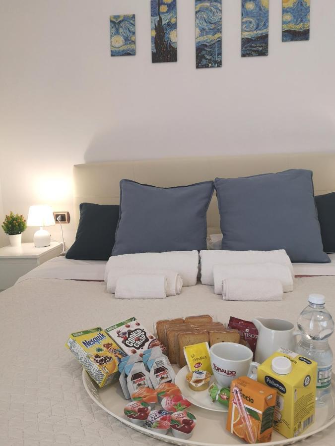 Domus Luigi Leone II Bed & Breakfast Naples Exterior photo