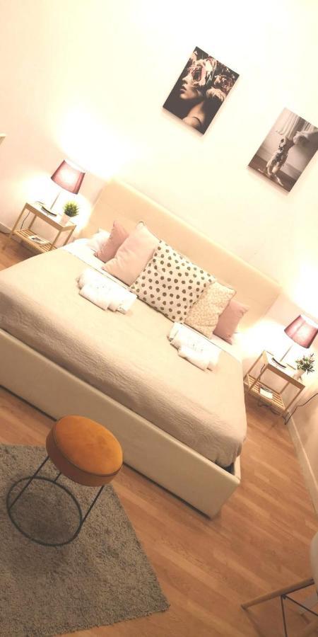 Domus Luigi Leone II Bed & Breakfast Naples Exterior photo